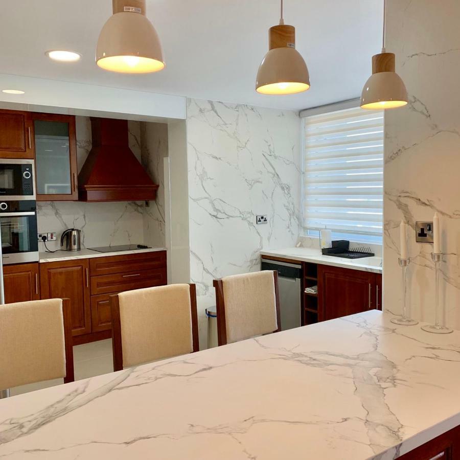 Modern 2 Bed Room Large Apartment Nikosia Eksteriør bilde