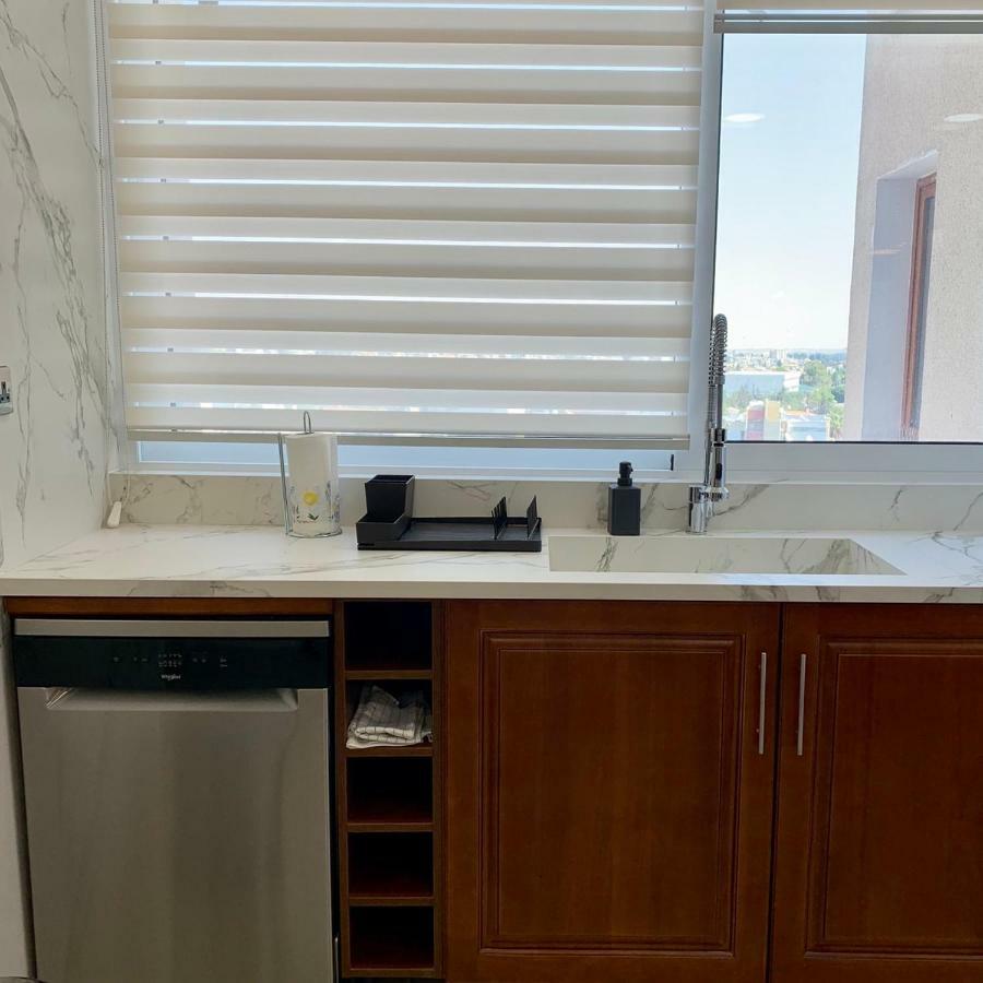 Modern 2 Bed Room Large Apartment Nikosia Eksteriør bilde